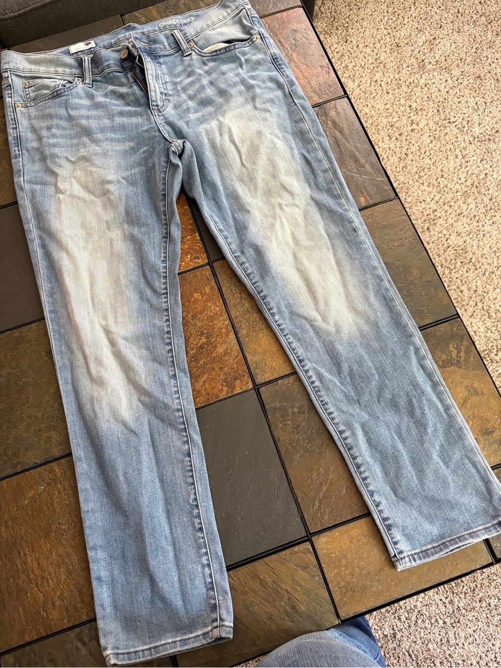GAP Straight Leg Jeans in Light Blue Wash